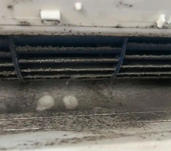 麟游空调吹的风有股烧焦味是怎么回事